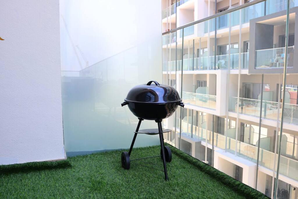 Lovely 3br Oasis With Pool & Private Parking In Masdar Appartement Abu Dhabi
