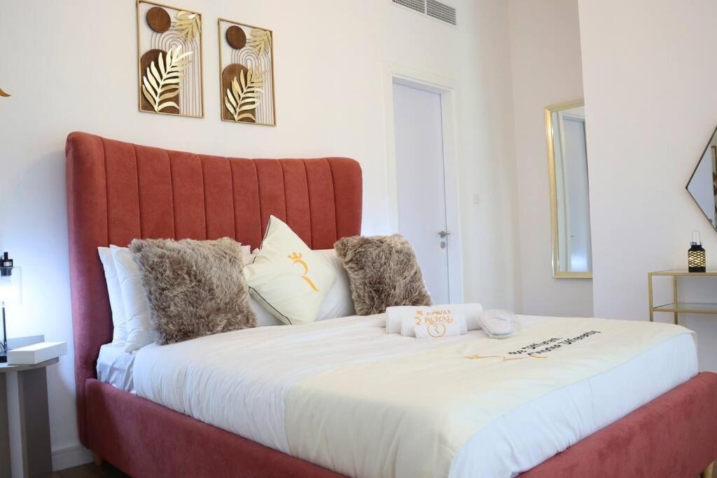 Lovely 3br Oasis With Pool & Private Parking In Masdar Abu Dhabi