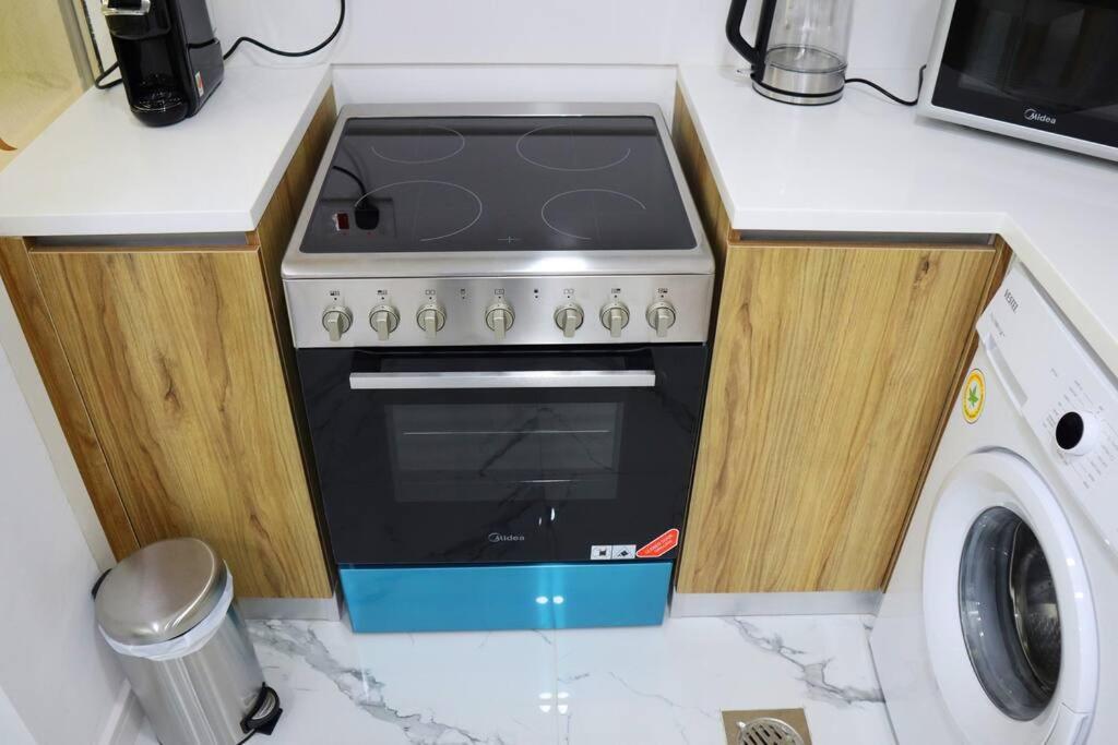 Lovely 3br Oasis With Pool & Private Parking In Masdar Appartement Abu Dhabi